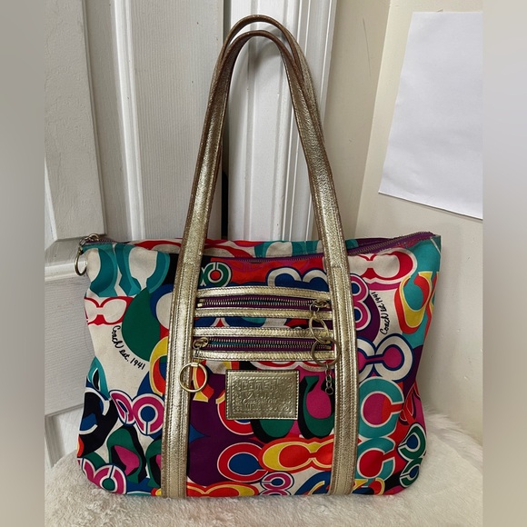 Coach Poppy Shoulder Bag GUC - Picture 10 of 16